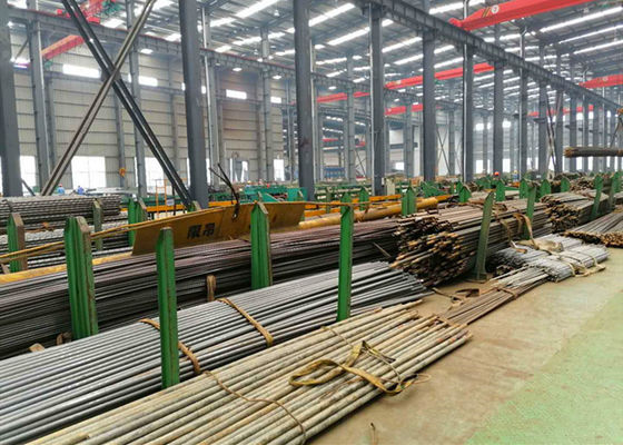 Dikişsiz Kazan Borusu DIN17175 ST35.8 38 X 3.2 X 2000MM Eğimli Uçlu Siyah Kaplama Yüzeyi