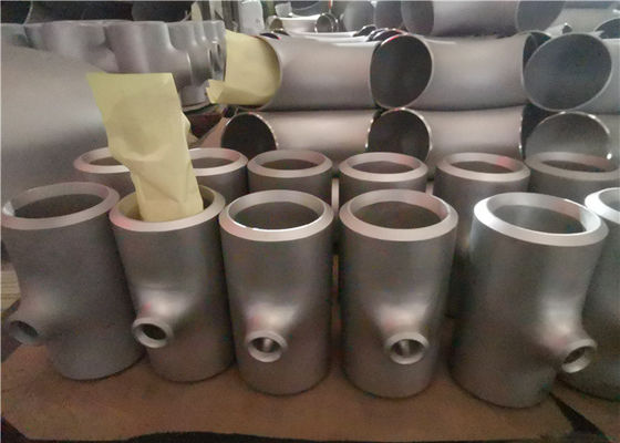 Dikişsiz TP304 Alın Kaynaklı 110mm Eşit Tee Boru Bağlantısı Vernikli
