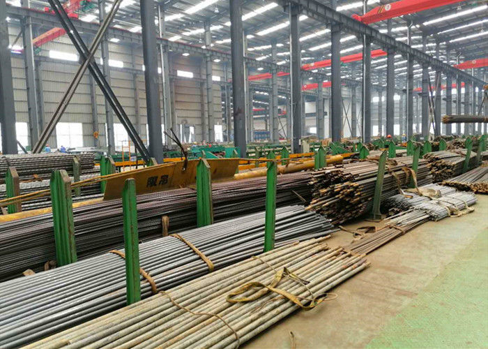 Dikişsiz Kazan Borusu DIN17175 ST35.8 38 X 3.2 X 2000MM Eğimli Uçlu Siyah Kaplama Yüzeyi